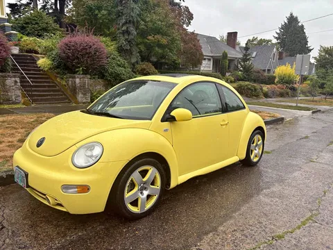 2001 Volkswagen New Beetle GL Hatchback 2D
