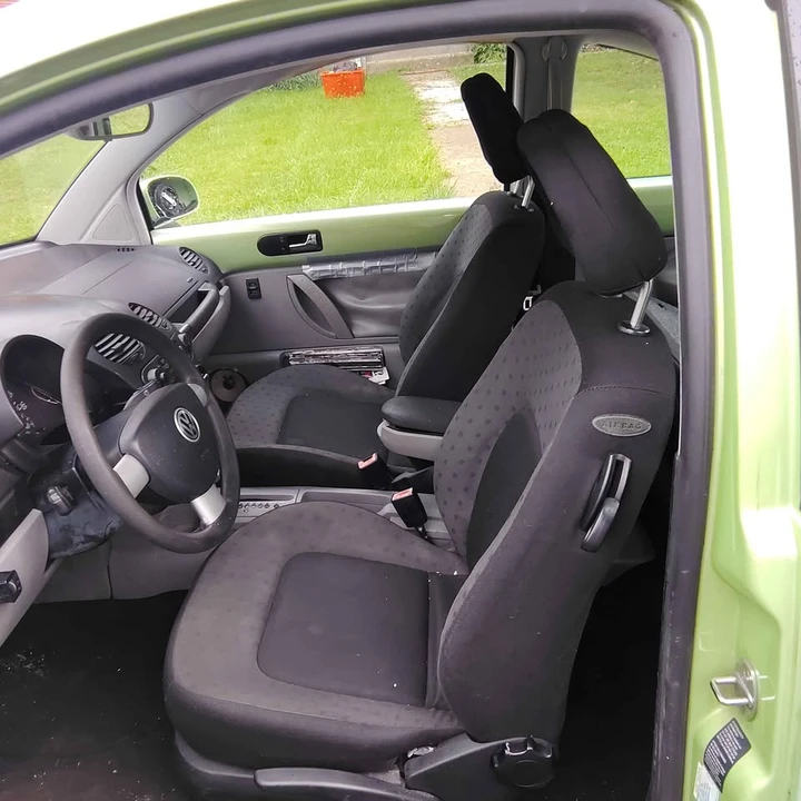 2001 Volkswagen New Beetle - Image 7 of 10