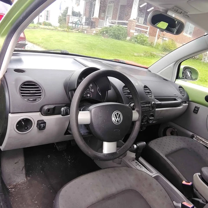 2001 Volkswagen New Beetle - Image 10 of 10