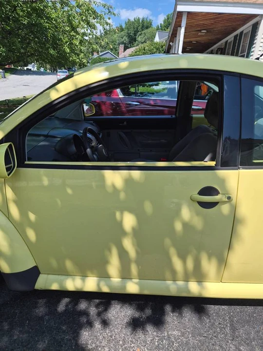 2001 Volkswagen New Beetle - Image 10 of 24