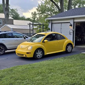 2001 Volkswagen New Beetle GLS Hatchback 2D