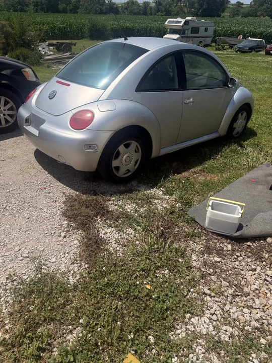 2001 Volkswagen New Beetle - Image 2 of 5