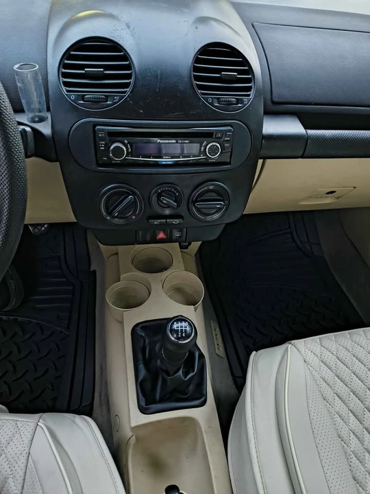 2001 Volkswagen New Beetle - Image 11 of 16