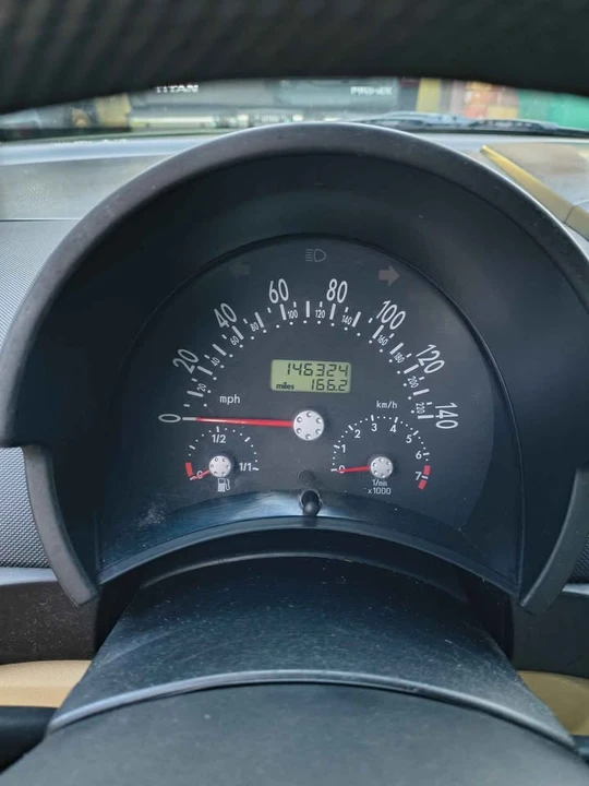 2001 Volkswagen New Beetle - Image 10 of 16