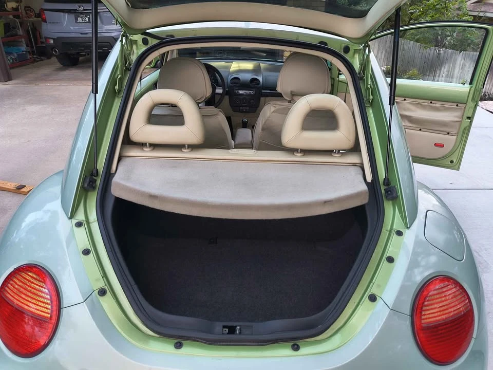 2001 Volkswagen New Beetle - Image 8 of 16