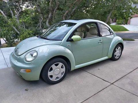 2001 Volkswagen New Beetle GLS Hatchback 2D