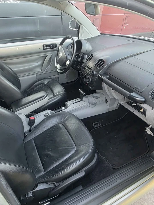 2001 Volkswagen New Beetle - Image 7 of 12
