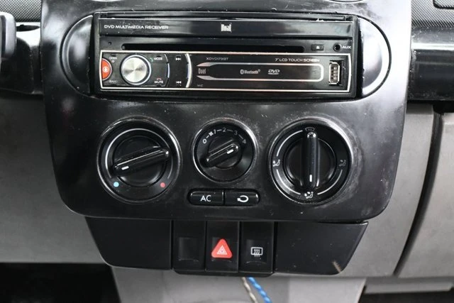 2001 Volkswagen New Beetle - Image 19 of 20