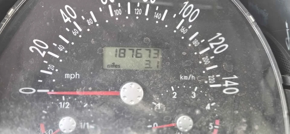 2001 Volkswagen New Beetle - Image 8 of 9