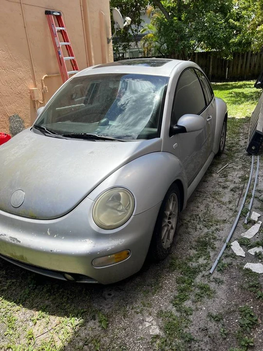 2001 Volkswagen New Beetle - Image 2 of 13