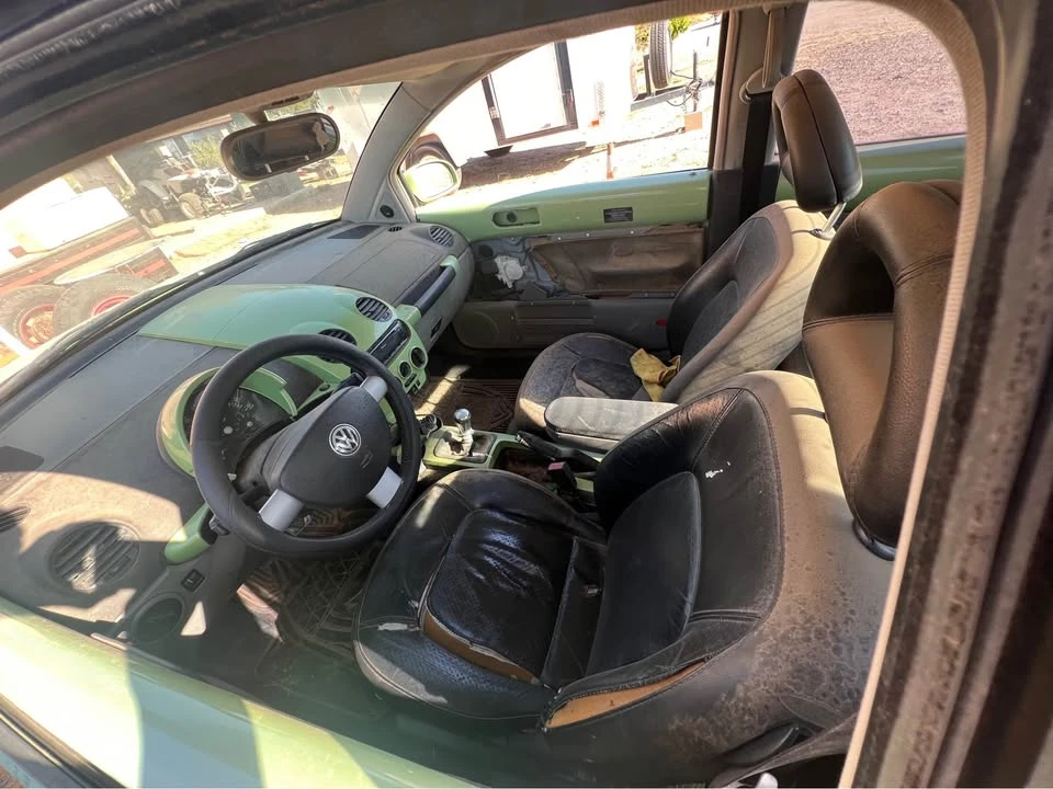 2001 Volkswagen New Beetle - Image 4 of 14