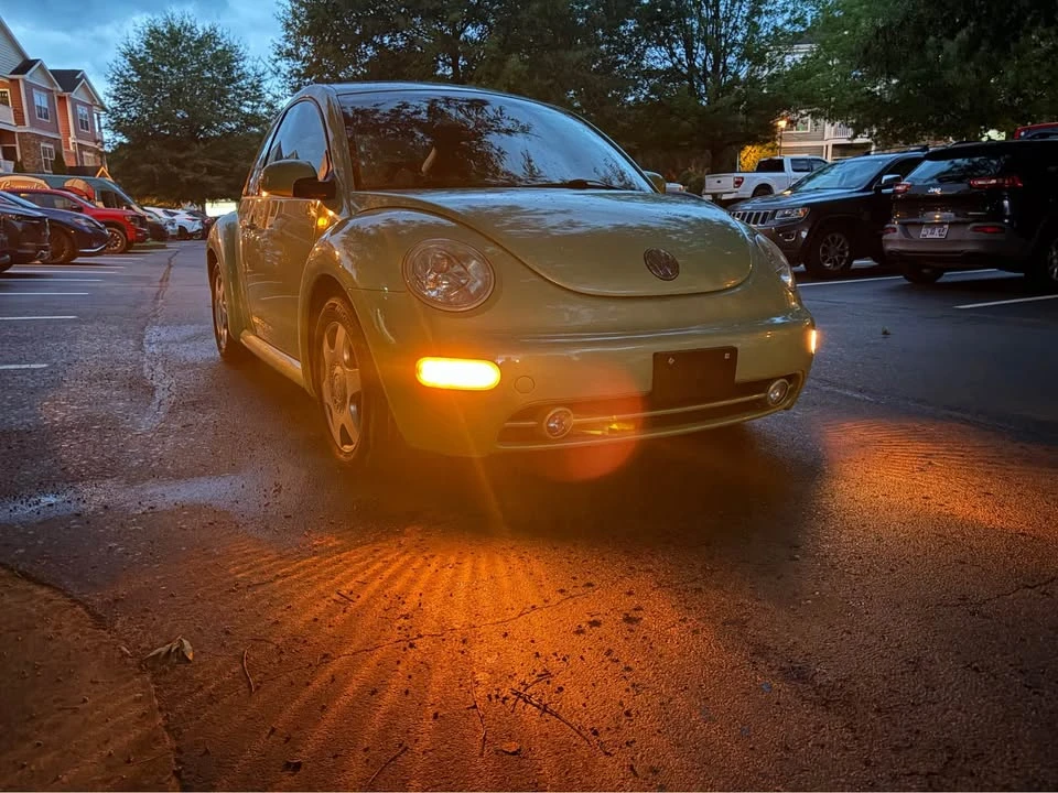 2001 Volkswagen New Beetle - Image 2 of 5