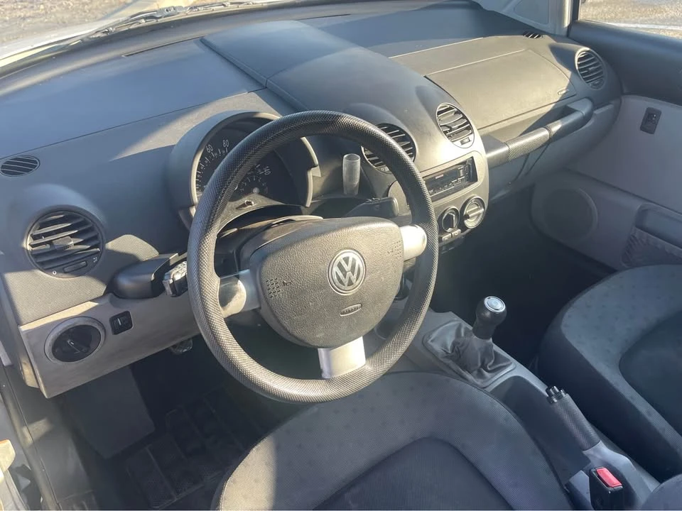 2001 Volkswagen New Beetle - Image 8 of 20