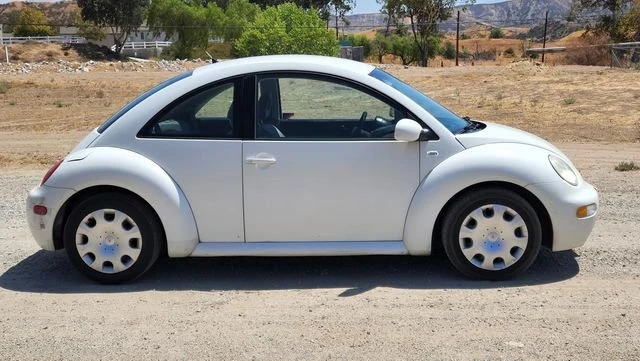 2001 Volkswagen New Beetle - Image 11 of 17