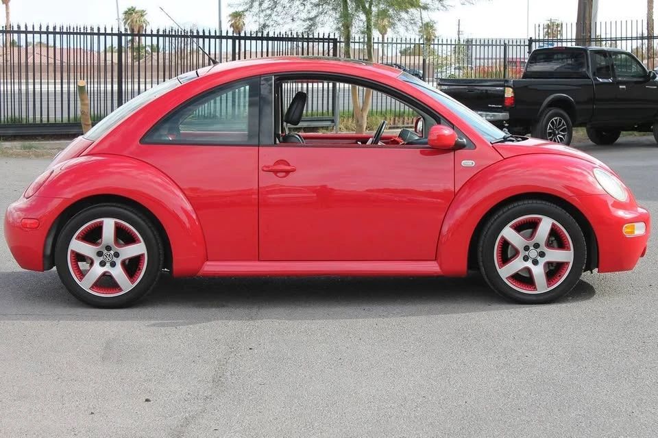 2001 Volkswagen New Beetle - Image 8 of 20