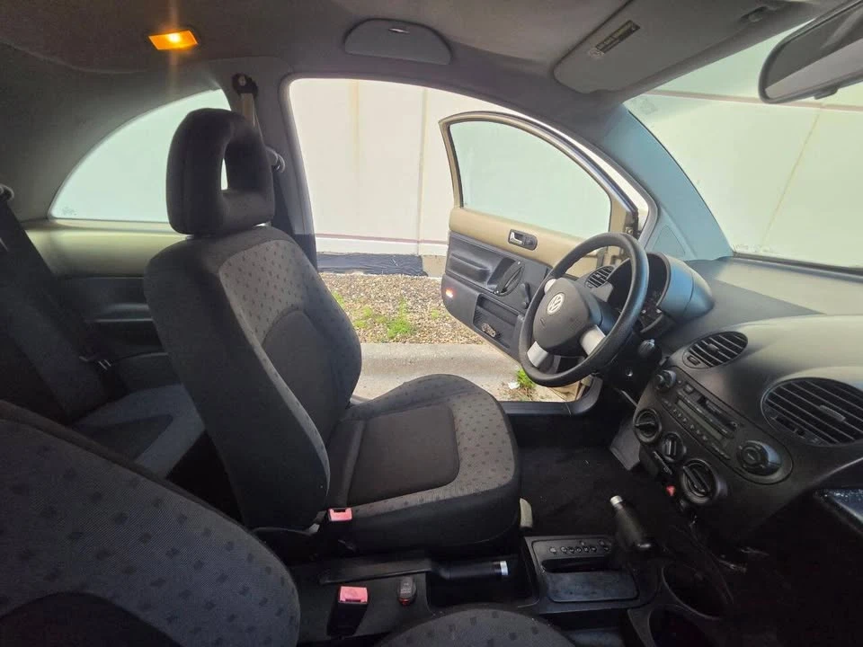2001 Volkswagen New Beetle - Image 11 of 19