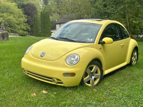 2001 Volkswagen New Beetle Sport Hatchback 2D