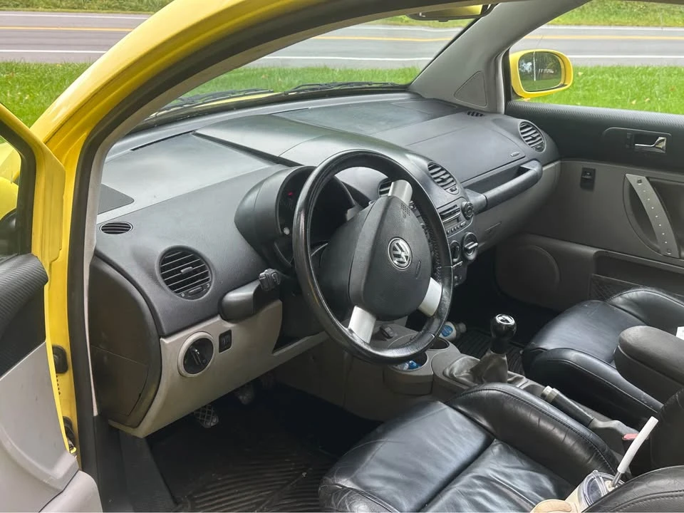 2001 Volkswagen New Beetle - Image 9 of 12