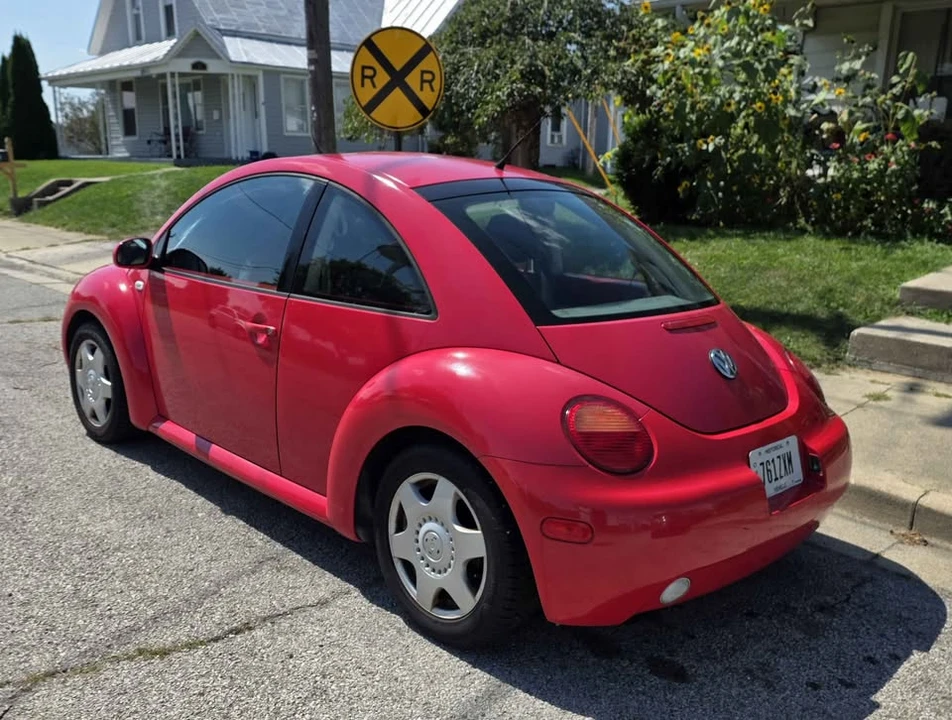 2001 Volkswagen New Beetle - Image 6 of 12