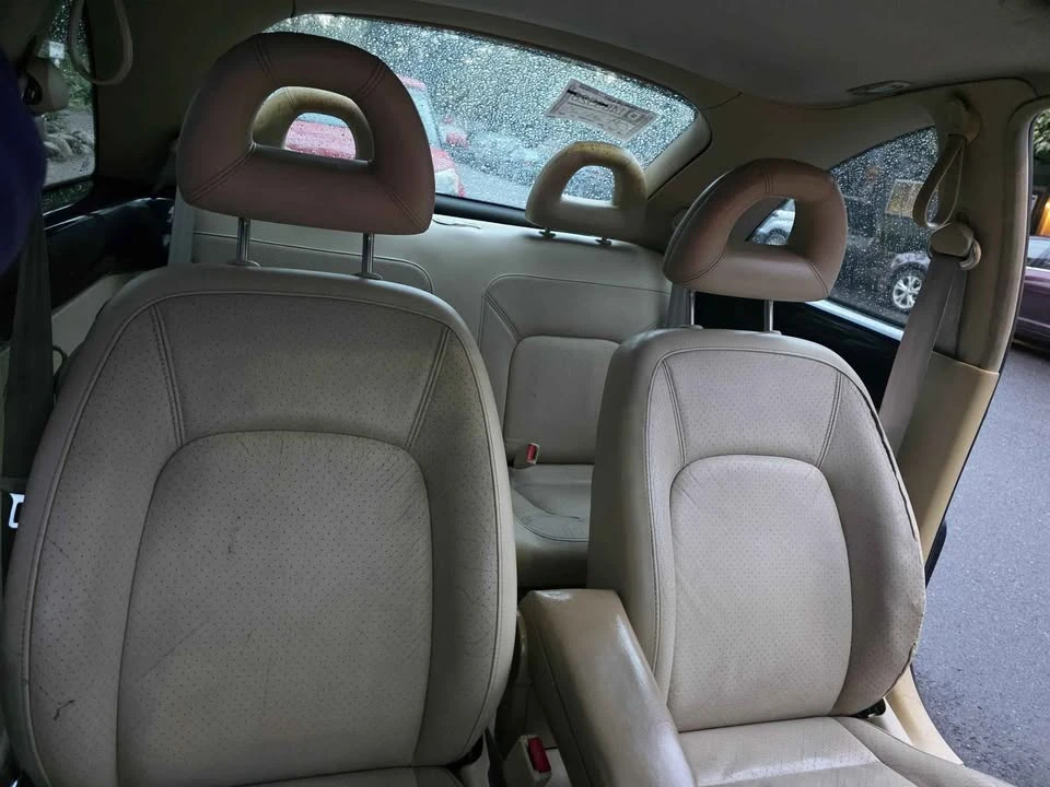 2001 Volkswagen New Beetle - Image 9 of 12