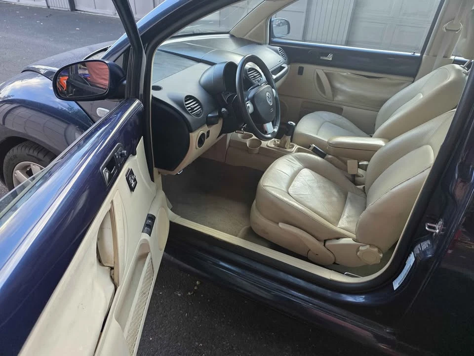 2001 Volkswagen New Beetle - Image 11 of 12