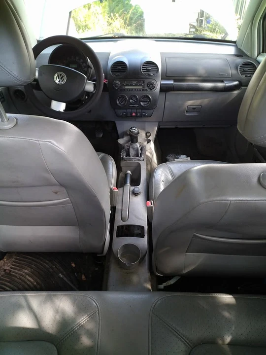 2001 Volkswagen New Beetle - Image 7 of 19