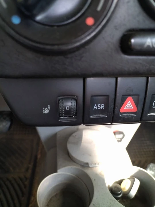 2001 Volkswagen New Beetle - Image 16 of 19