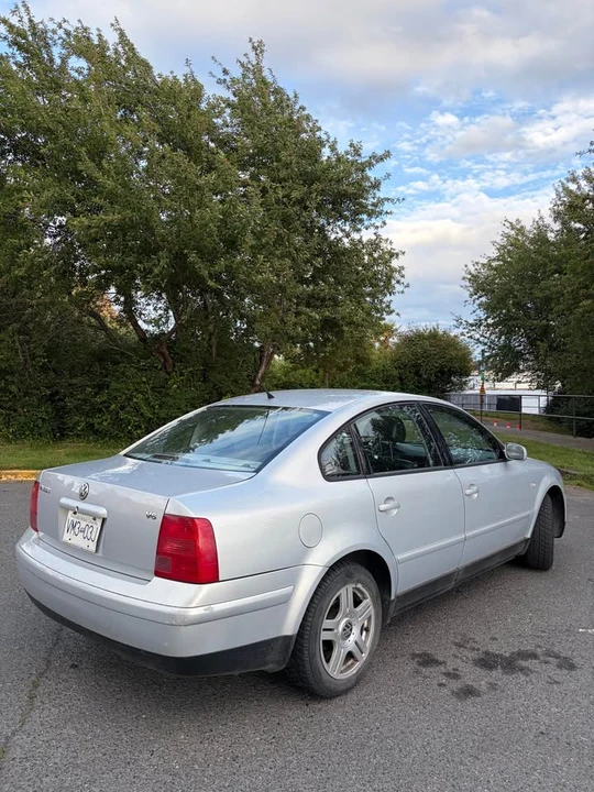 2001 Volkswagen Passat - Image 5 of 9