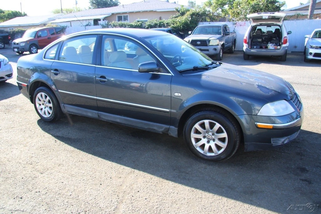 2001 Volkswagen Passat - Image 9 of 21