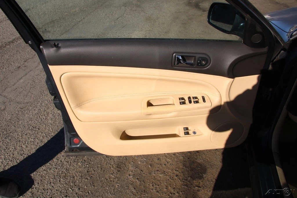 2001 Volkswagen Passat - Image 14 of 21