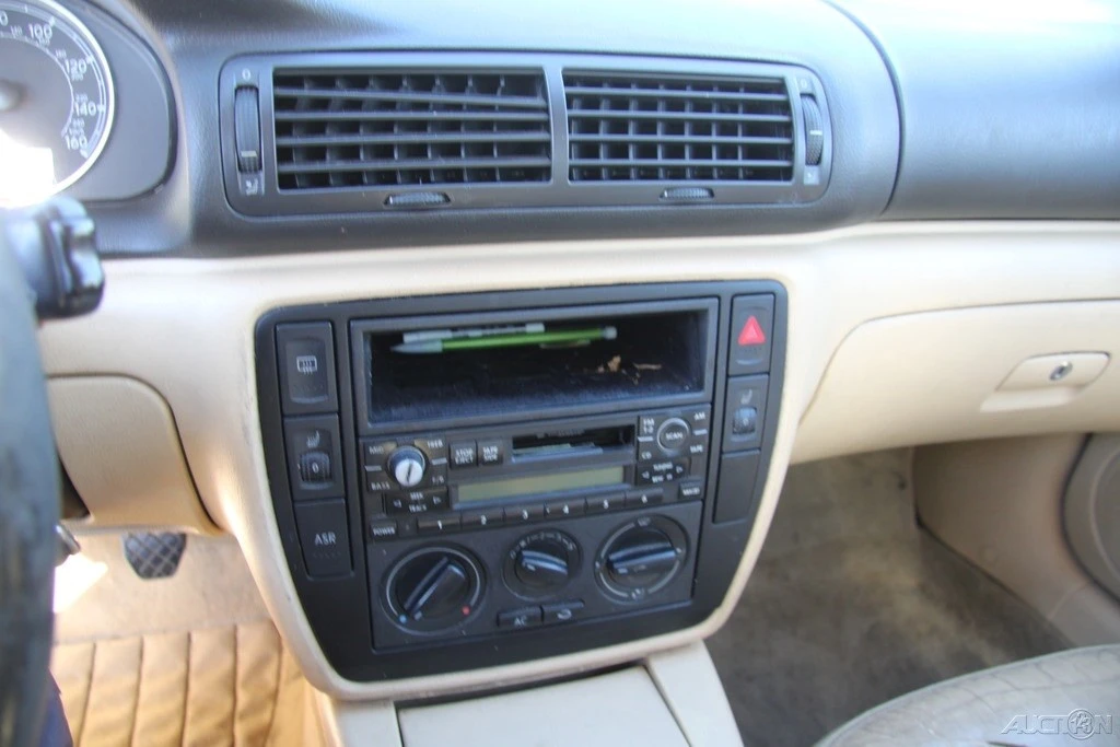 2001 Volkswagen Passat - Image 19 of 21