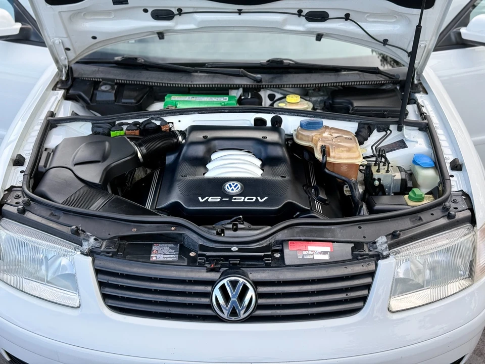 2001 Volkswagen Passat - Image 16 of 18