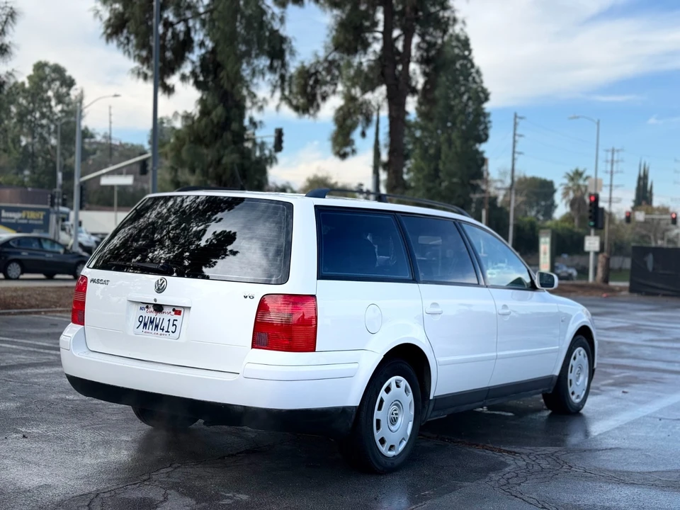 2001 Volkswagen Passat - Image 8 of 18