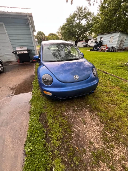 2001 Volkswagen Beetle (1980-2003) - Image 4 of 8