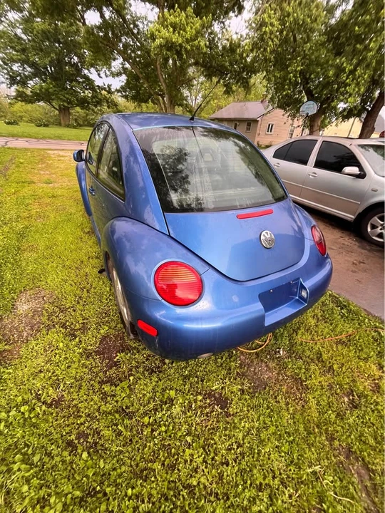 2001 Volkswagen Beetle (1980-2003) - Image 6 of 8
