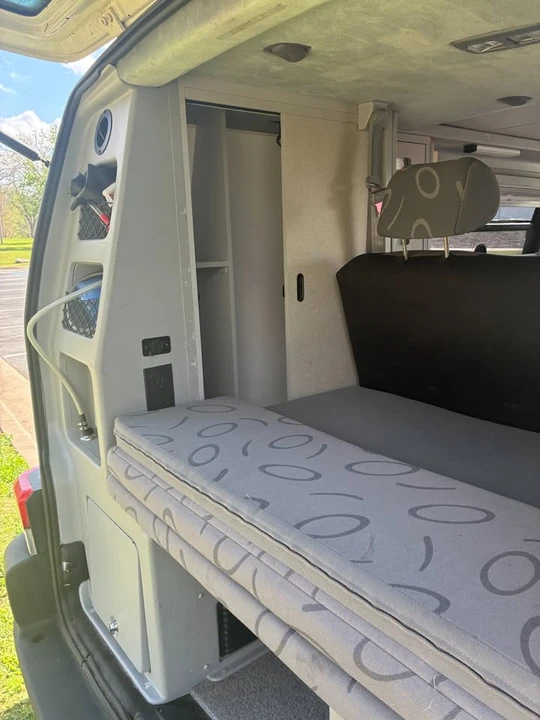 2001 Volkswagen EuroVan - Image 16 of 20