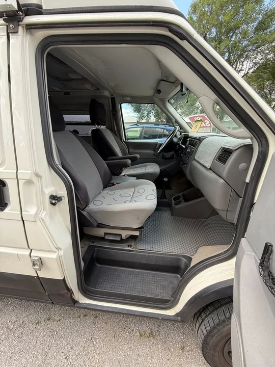 2001 Volkswagen EuroVan - Image 9 of 20