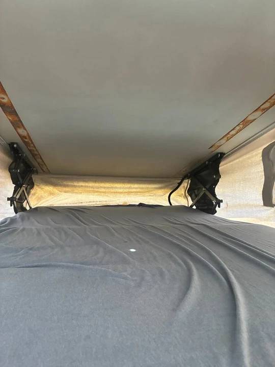 2001 Volkswagen EuroVan - Image 18 of 20