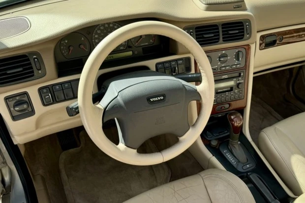 2001 Volvo C70 1st Gen - Image 5 of 7