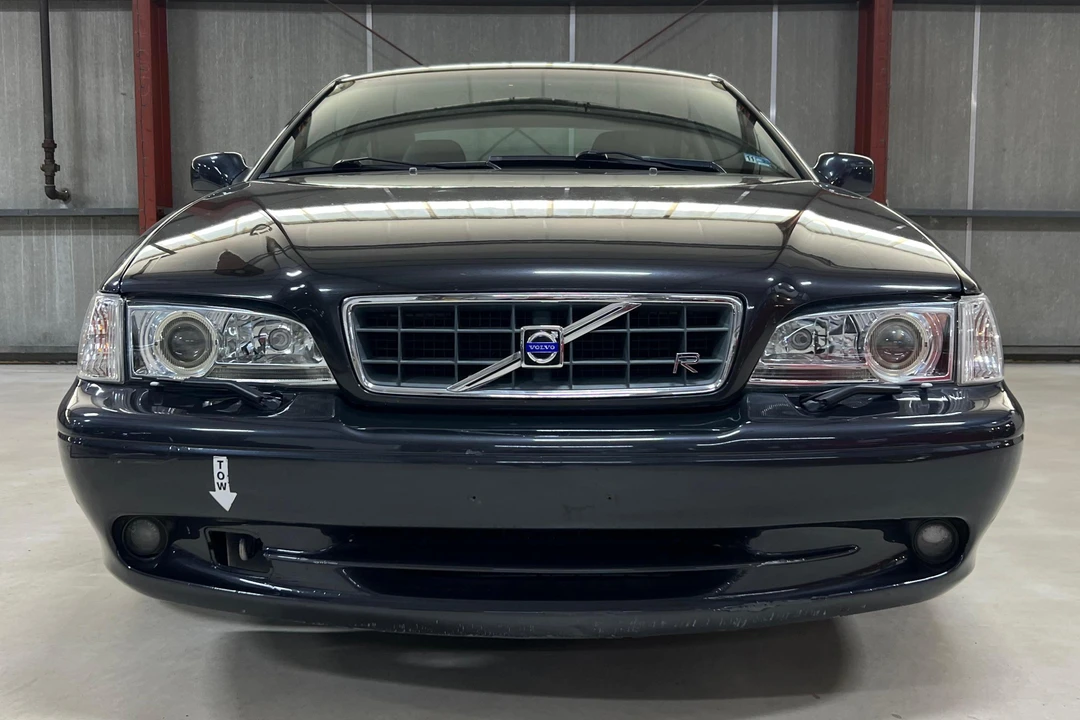 2001 Volvo C70 1st Gen - Image 2 of 31