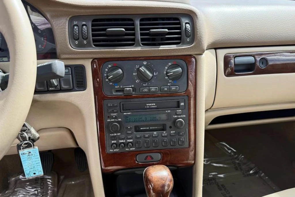 2001 Volvo C70 1st Gen - Image 10 of 21