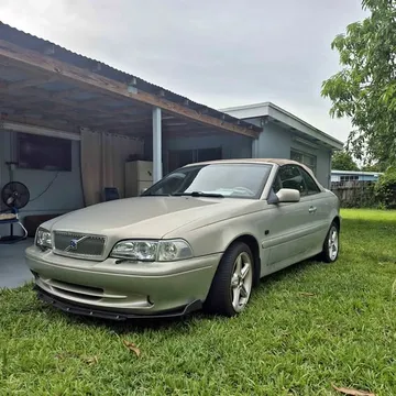 2001 Volvo C70 T5 Convertible 2D
