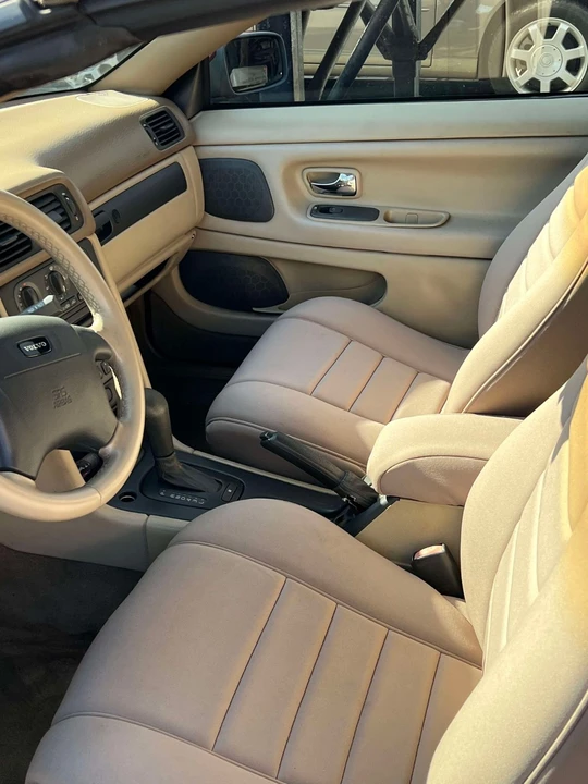 2001 Volvo C70 1st Gen - Image 3 of 4