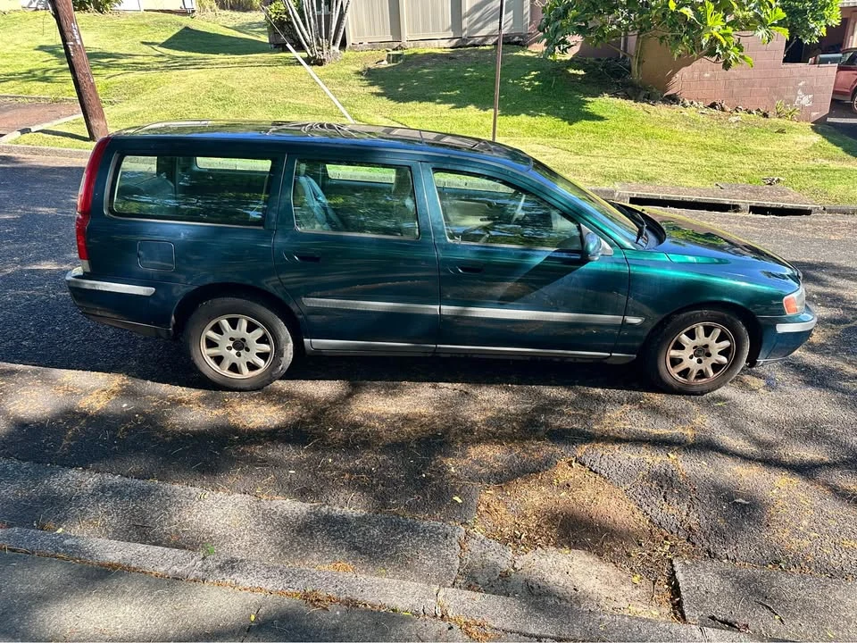 2001 Volvo V70 2nd Gen - Image 5 of 13