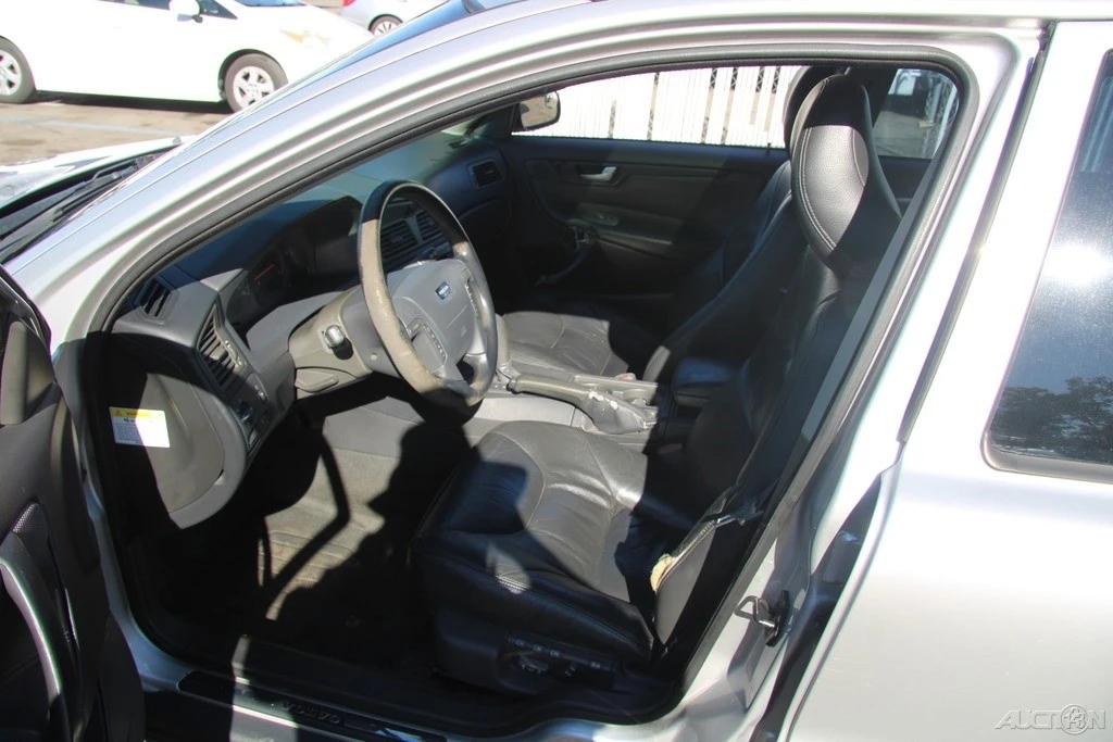 2001 Volvo V70 2nd Gen - Image 11 of 21