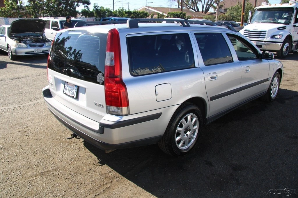 2001 Volvo V70 2nd Gen - Image 6 of 21