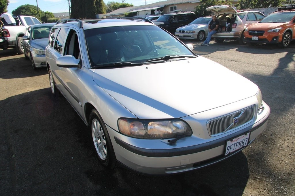 2001 Volvo V70 2nd Gen - Image 8 of 21