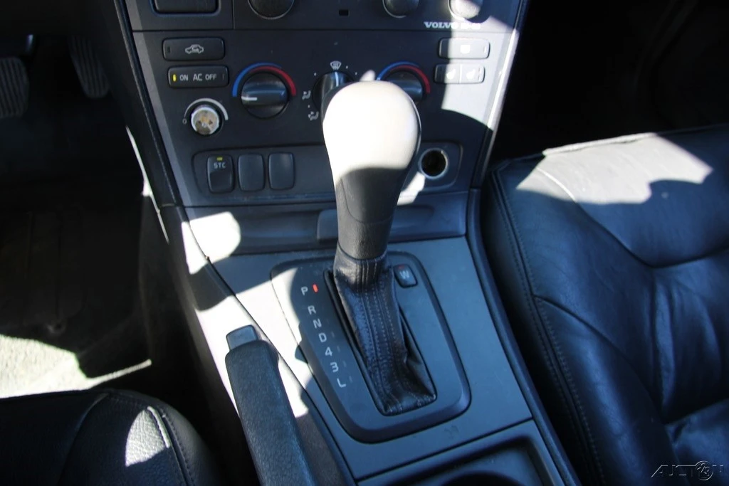 2001 Volvo V70 2nd Gen - Image 16 of 21