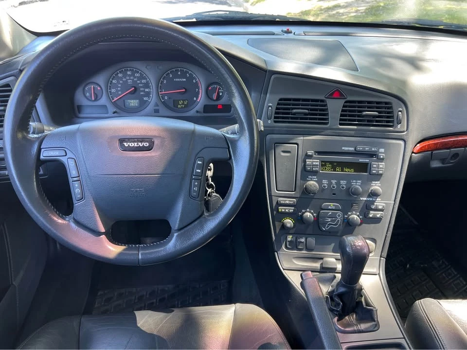 2001 Volvo V70 2nd Gen - Image 9 of 19