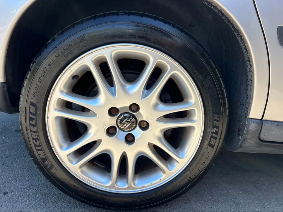2001 Volvo V70 2nd Gen - Image 15 of 19